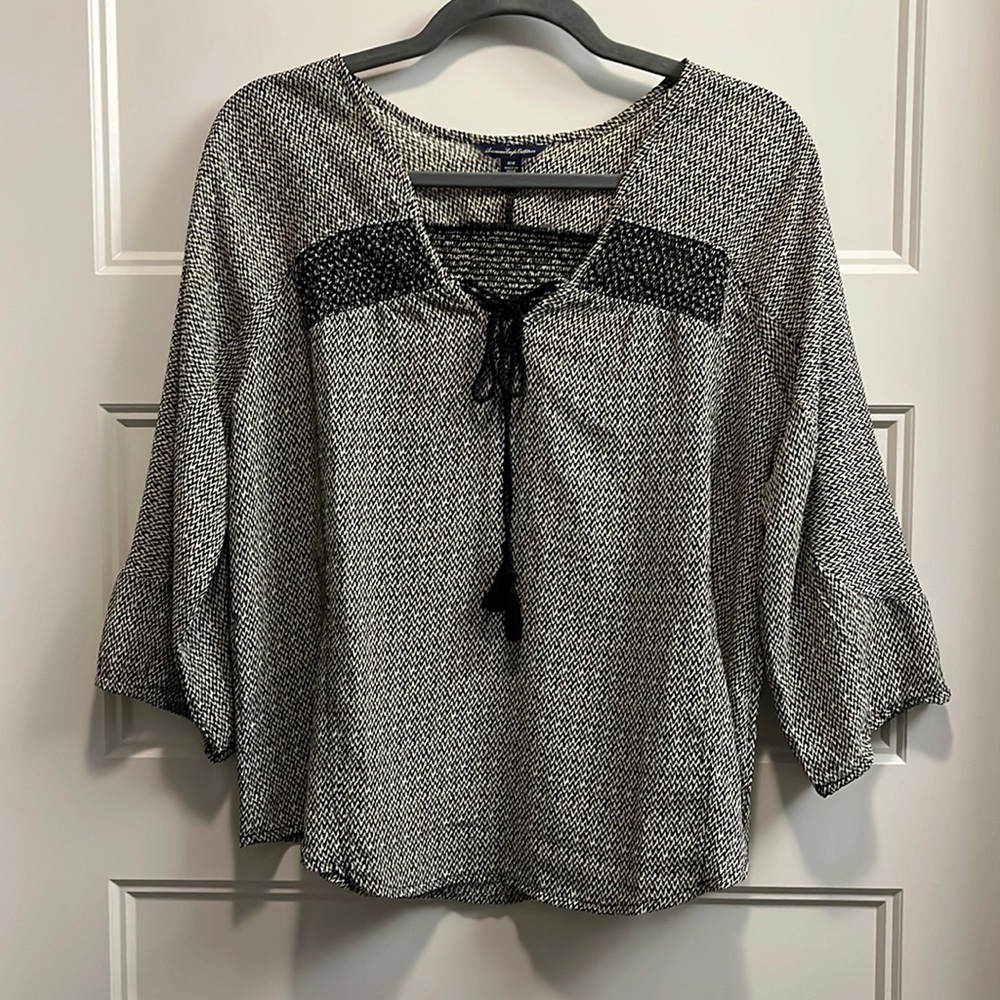 American Eagle black and white patterned tie-front shirt, women’s size M